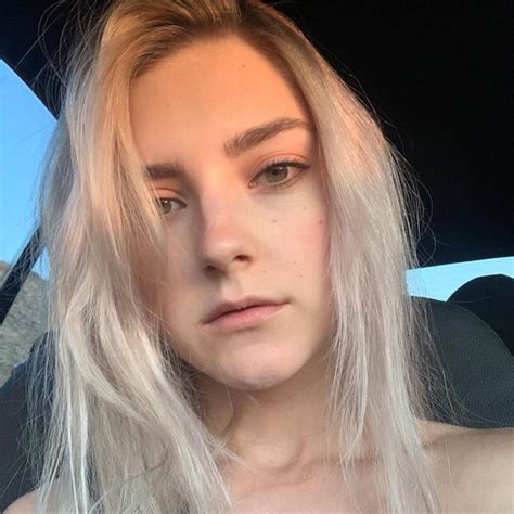 Eva Elfie lập quỹ tặng nhà vô địch TI12, nhưng bị Team Spirit DOTA 2 từ ...