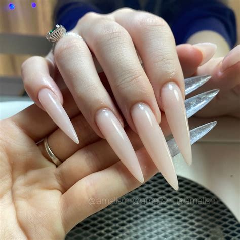 @iamalism Nude nails nail idea нюдовый маникюр нюд длиные ногти стилеты ...