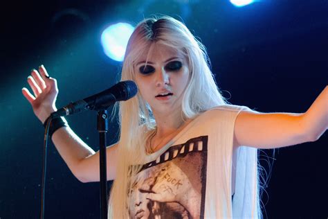 Taylor Momsen Gives A New Update On New Pretty Reckless Album