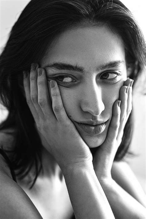 Julia Włodarska by Szymon Boczek – Exclusive for Nagu Mag – NAGU Magazine