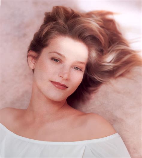 Bridget Fonda 1993 : r/OldSchoolCool