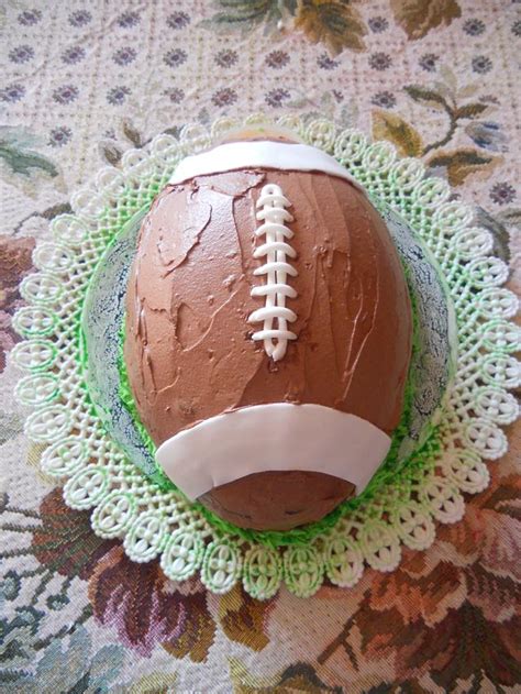 cake rugby ball - Decorated Cake by Littlesweety cake - CakesDecor