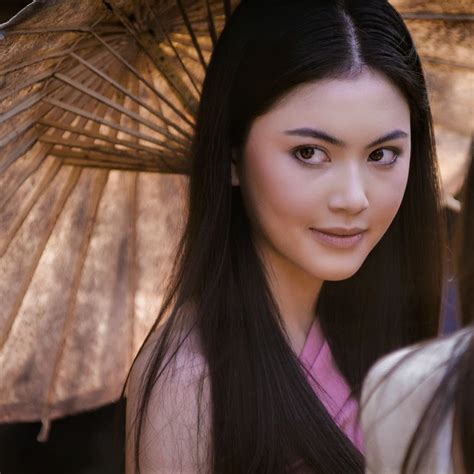 2048x2048 Resolution Davika Hoorne Thailand Actress Model Ipad Air