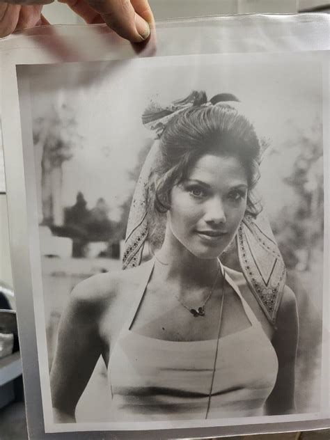 BARBI BENTON B&W Photo Playboy Playmate 70s & Autographed signed Card