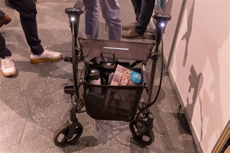 elektrischer rollator von ello creative commons bilder