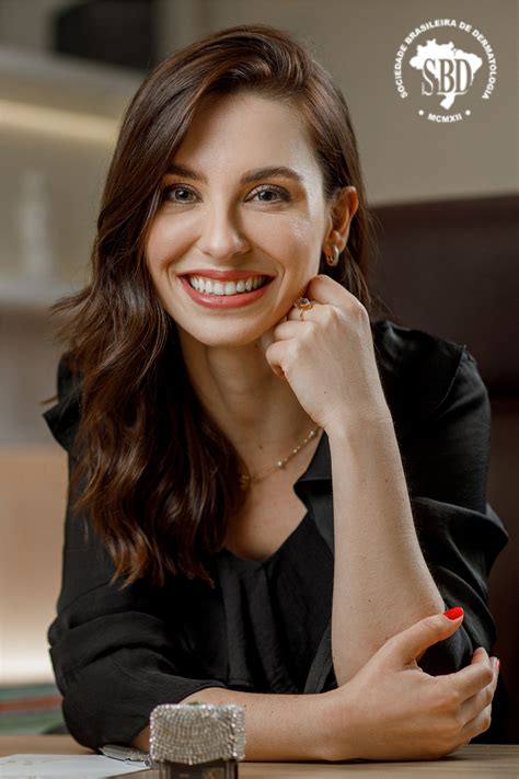 Dra. Rafaela Melo – Rafaela Melo – Médica Dermatologista