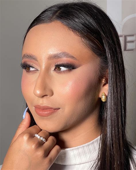 𝐌𝐢𝐜𝐡𝐞𝐥𝐥𝐞 𝐒𝐚𝐧𝐜𝐡𝐞𝐳 | La infinita belleza de los simples detalles 🤍