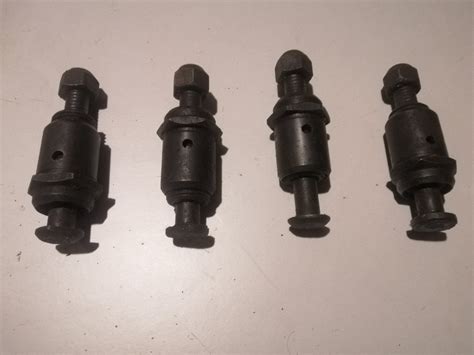 Різьбові втулки, шкворня та рулеві шарніри на ГАЗ 24-2410 часів СССР ...