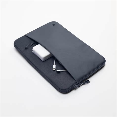 Incase A.R.C MacBook Pro 16-inch sleeve