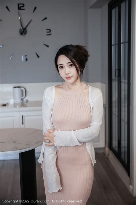 [XiuRen秀人网] No.6066 严利娅Yuliya 丰腴美臀 - 微图坊