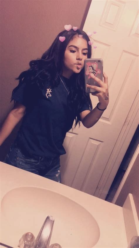 IG: victoewiah | Cute hairstyles, Mexican girl, Cute outfits for school