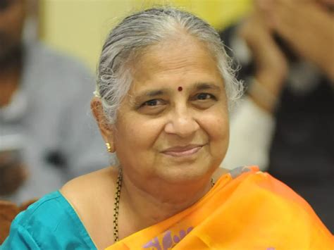 sudha murthy biography inspiring life   indian philanthropist