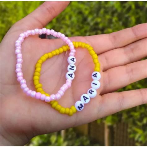 Pulseiras De Miçangas Com Nomes - Pulseira de miçangas com nome personalizadas | Shopee Brasil