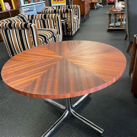 Modern products will soon reinvent classic haircuts 50s trends 15