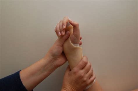 Hand-Therapy-Carpal-Tunnel - Trio Rehabilitation & Wellness Solutions