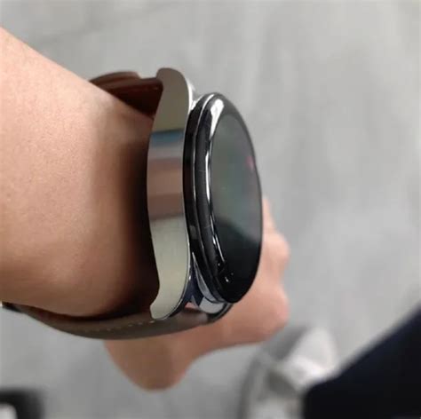 Huawei представила оригинальные умные часы Watch Buds со встроенными ...