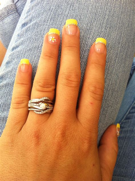 Do White Acrylic Nails Turn Yellow In The Sun at Jennifer Felder blog