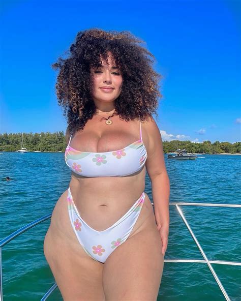 Tana Habibi | Miami Curve Model | @FashionNovaCurve And suddenly the