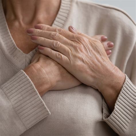 How To Do a Reverse Crunch: Exercise Benefits, Variations - Parade