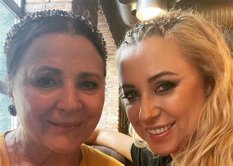 tonia matvijenko pokazala arxivni kadri  mamoiu korrespondentnet