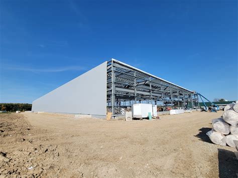 Metal Building Erection by BB Gunn Contracting Ltd for Comsteel