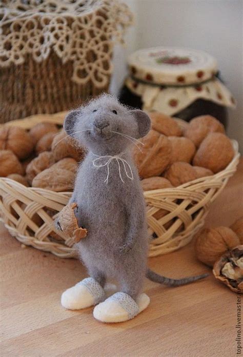 Мышонок Василий | Felt toys, Felt mouse, Felt animals