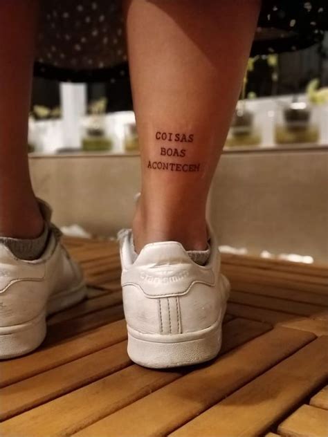 Tatuagem Frase Na Perna - Tatuagem na perna: Inspirações femininas para você – Tá Chique