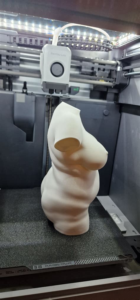 3D printing Sexy fat woman torso for candle • made with Bambu Lab X1