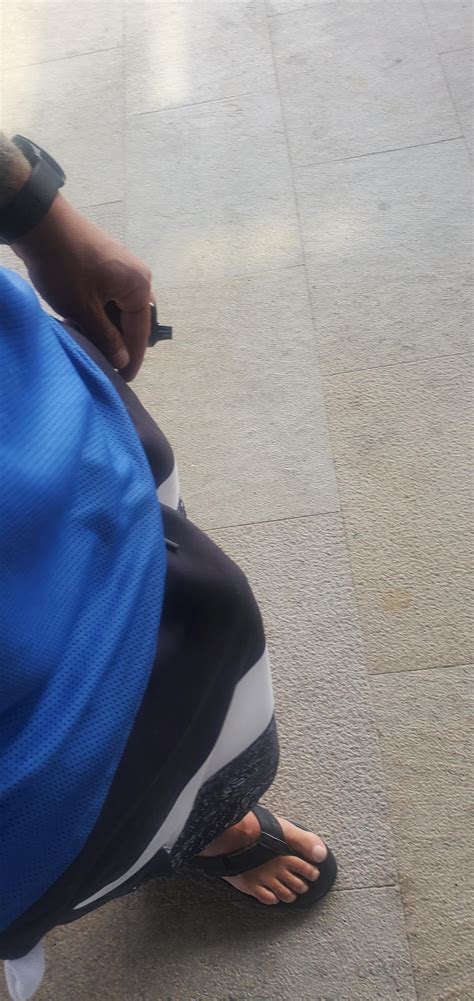 Just sent these pictures to my wife : r/LemmeSeeYourBulge