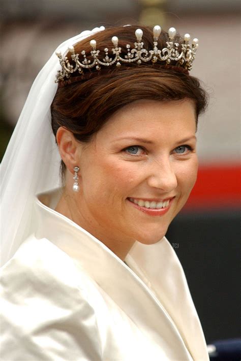 breathtaking royal wedding tiaras artofit