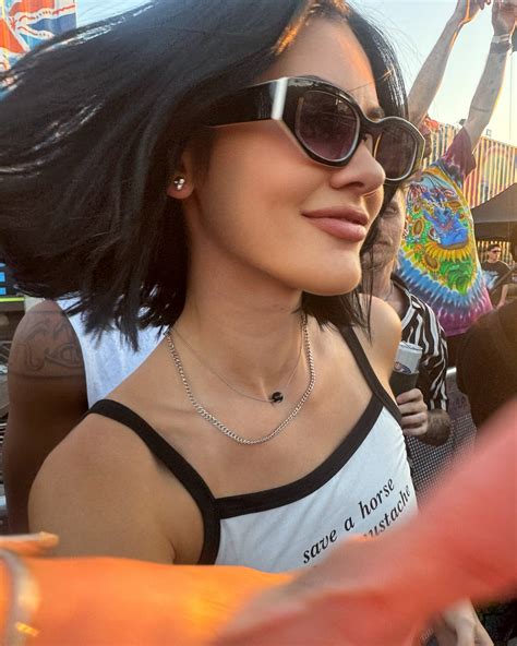 Karli Vinton (@itskarlivinton) • Instagram photos and videos