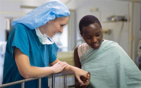 how to become a child life specialist