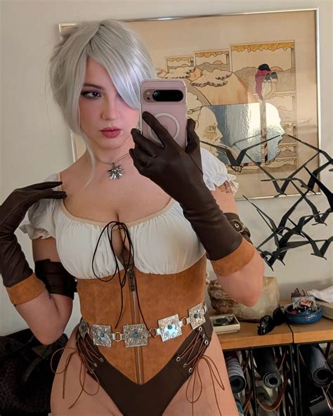 Taalia Vess (@taaliavess) • Instagram photos and videos