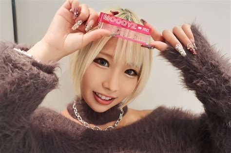 Alice Otsu Gold Bikini : r/GalJAV