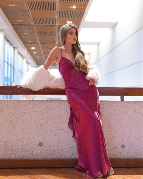 Mariana Mozo's feet