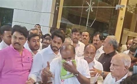 HD Kumaraswamy Suffers Nosebleed At Media Interaction, Rushed To Hospital