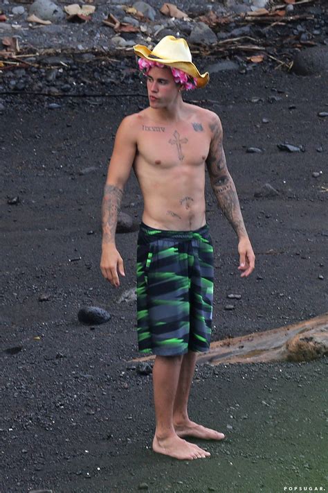 Justin Bieber Towels Off After Going For a Naked Swim in Hawaii