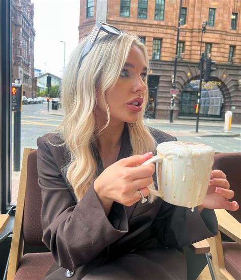 Helen Flanagan Nude Photos and Porn Video - Scandal Planet