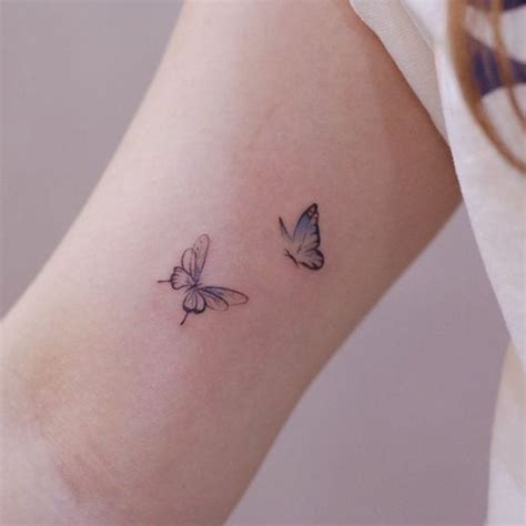 Tatuagem Pequena De Borboleta