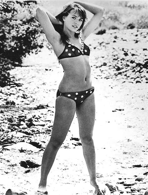 40 Glamorous Photos of Lesley-Anne Down in the 1970s ~ Vintage Everyday