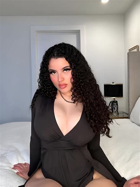 Siarly - Me encanta el color negro 🖤 . . . . . #photochallenge #foryouシ