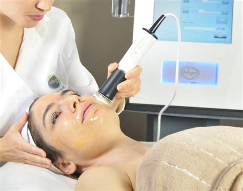 oxygeneo facial bee queen medink aesthetics