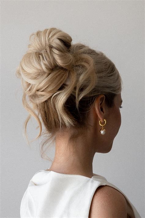 Hairstyles for smoothened hair are perfect for formal events 27