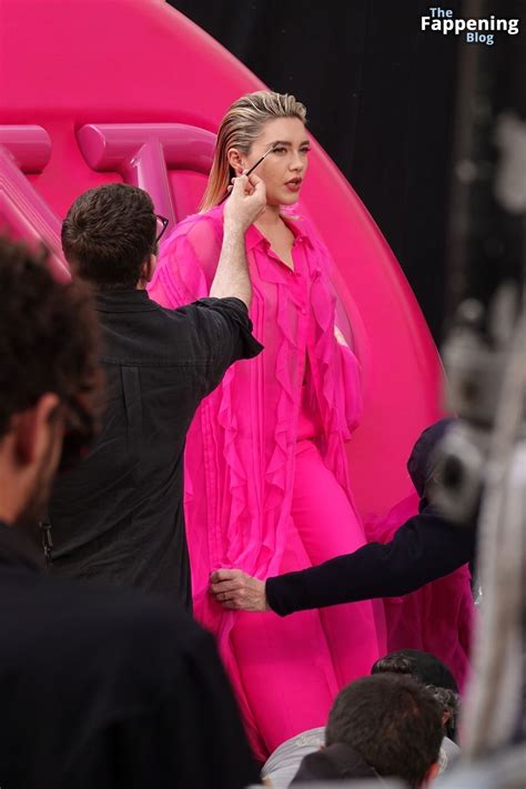 Florence Pugh Flashes Her Nude Tits During a Shoot for Valentino’s New