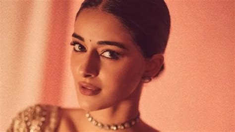 ananya pandey biography age movies height boyfriend height net