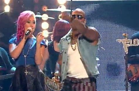 Watch Flo Rida Perform 'Whistle' and 'Wild Ones' at Premios Juventud ...