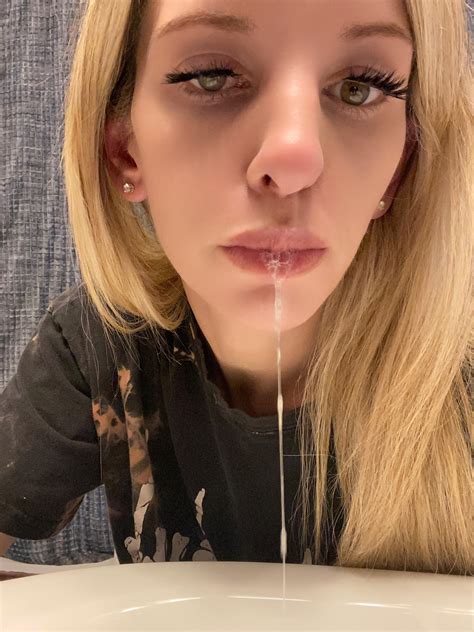 Catch my drool babe : r/DroolFetish