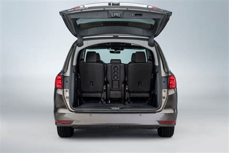 2018 Honda Odyssey Minivan Goes Official With 10-Speed Automatic Transmission - autoevolution