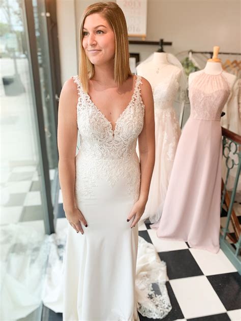 TOP 9 LOCAL BRIDAL SHOPS | MADISON WISCONSIN