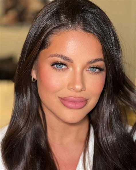 Miami Makeup Artist | glam queen @araqueenbae 😍😍😍 makeup by